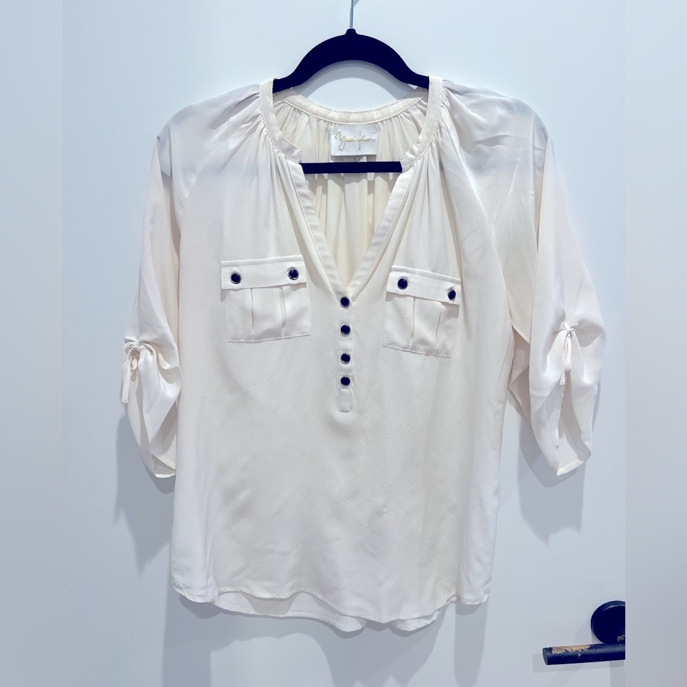 Yumi Kim 3/4 sleeve with string bow. XS. Off white. 100% silk